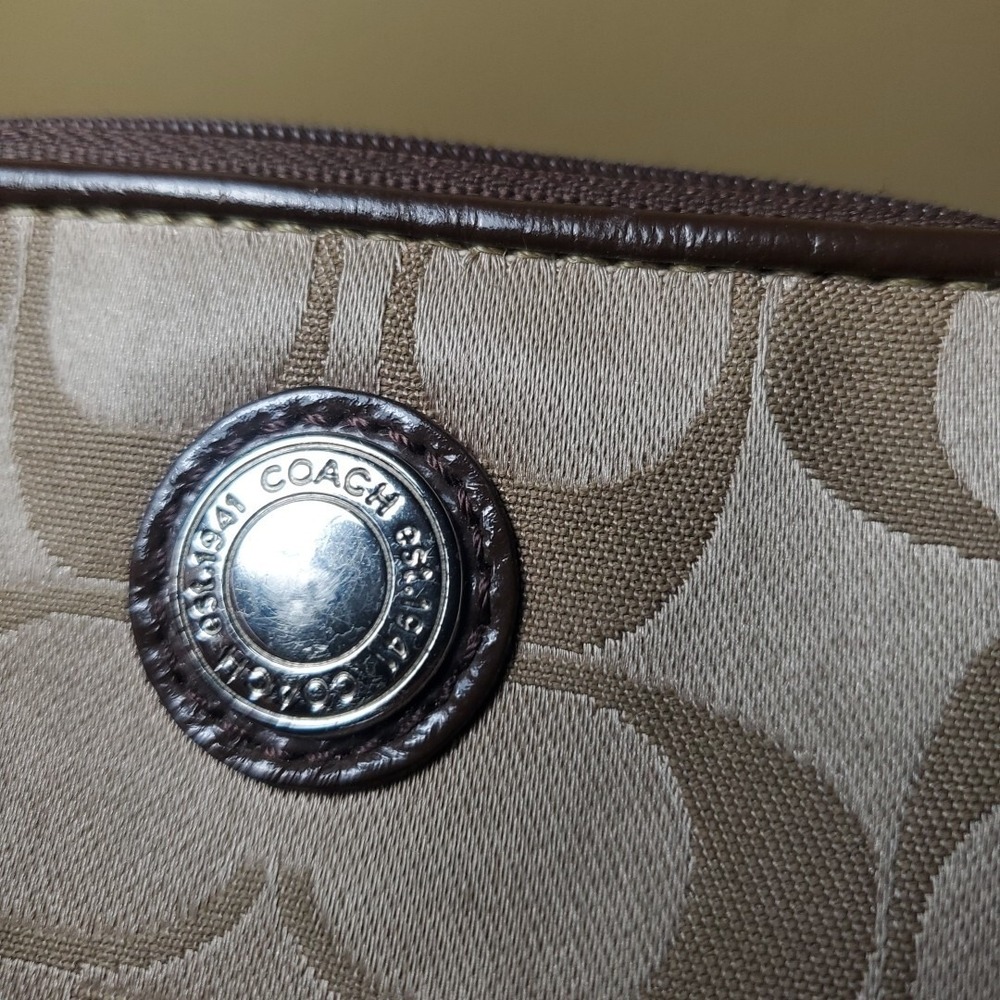 Coach Daisy Wristlet Wallet Canvas Leather Zip Top Small Purse - Picture 2 of 6